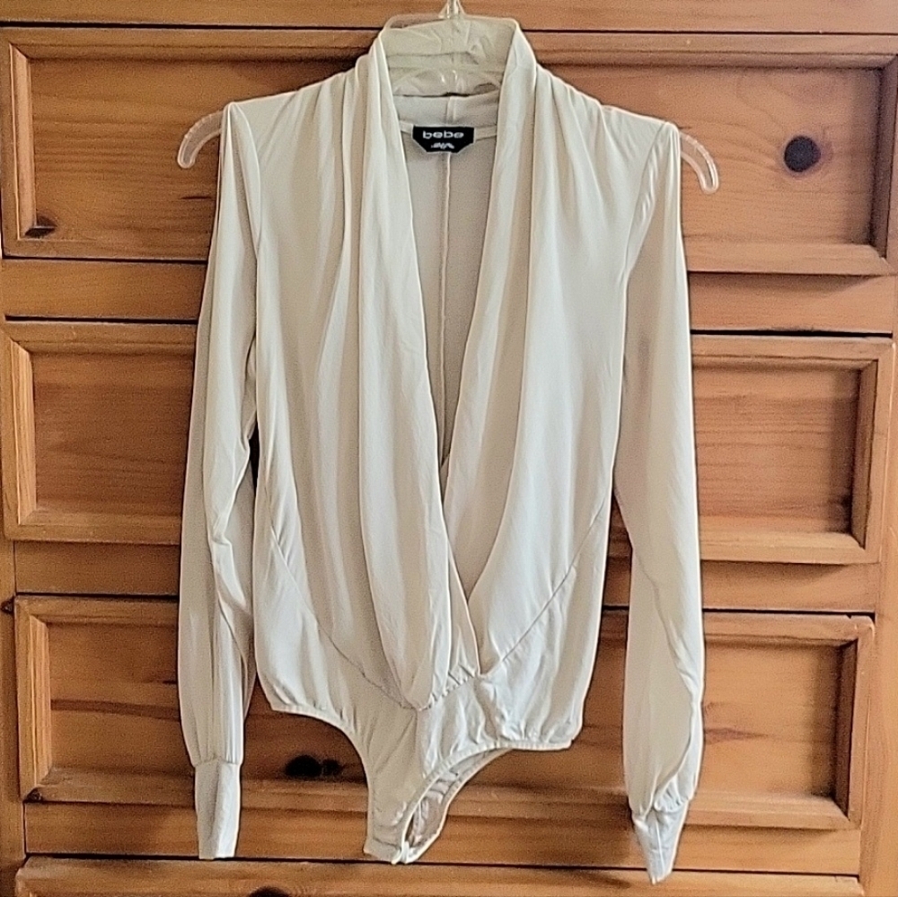 Bebe Oatmeal Mulberry Silk Cold Shoulder Long Sleeve Bodysuit - Size Small
